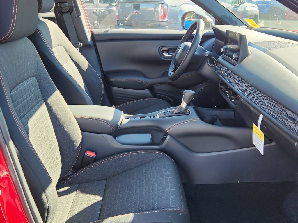 Used 2025 Honda HR-V Sport image 18