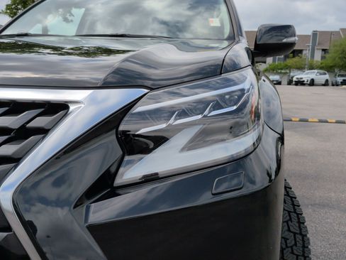 Used 2022 Lexus GX 460 Premium image 3