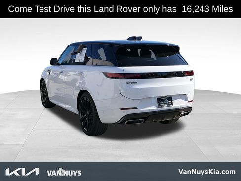 Used 2023 Land Rover Range Rover Sport SE Dynamic image 5