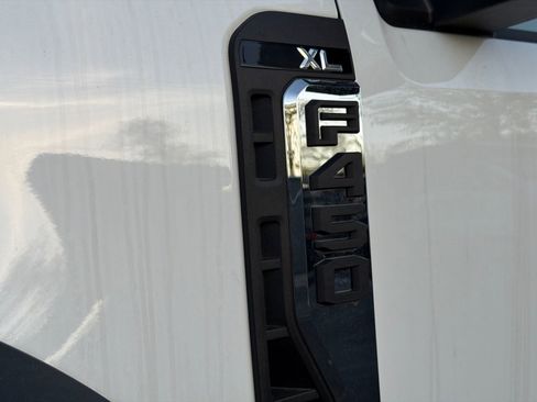 New 2025 Ford F450 XL w/ XL Chrome Package RWD image 13