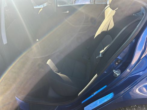 Used 2018 Kia Forte LX w/ LX Rear Camera Package image 5