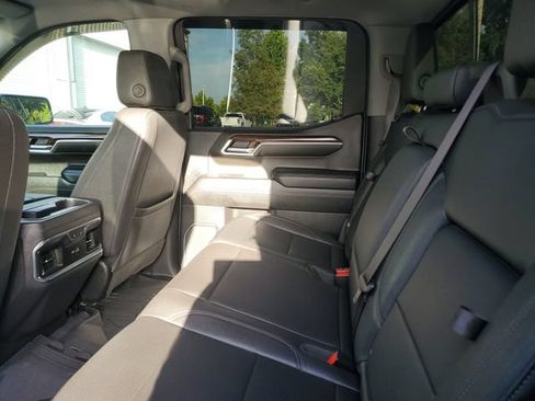 Used 2023 GMC Sierra 1500 SLT w/ SLT Premium Package AWD/4WD image 12