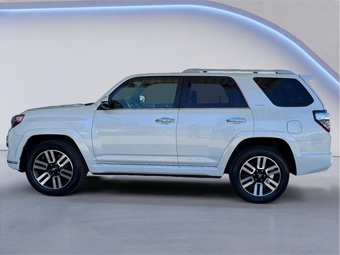 Used 2017 Toyota 4Runner Limited AWD/4WD image 3