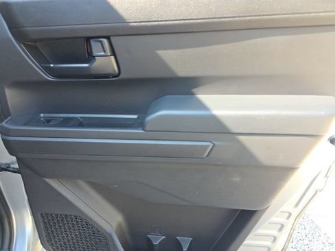Certified 2024 Toyota Tacoma SR AWD/4WD image 16