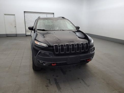 Used 2018 Jeep Cherokee Trailhawk w/ Comfort/Convenience Group image 14