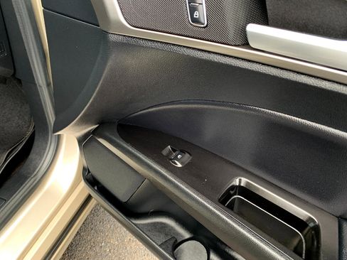 Used 2017 Ford Fusion SE w/ Fusion SE Technology Package image 39