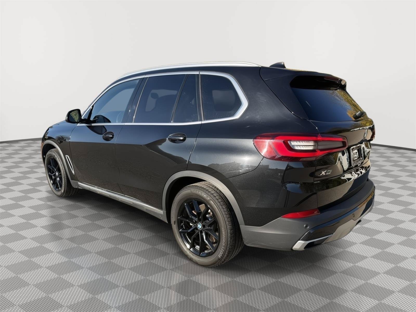 Used 2020 BMW X5 xDrive40i w/ Premium Package AWD/4WD image 5