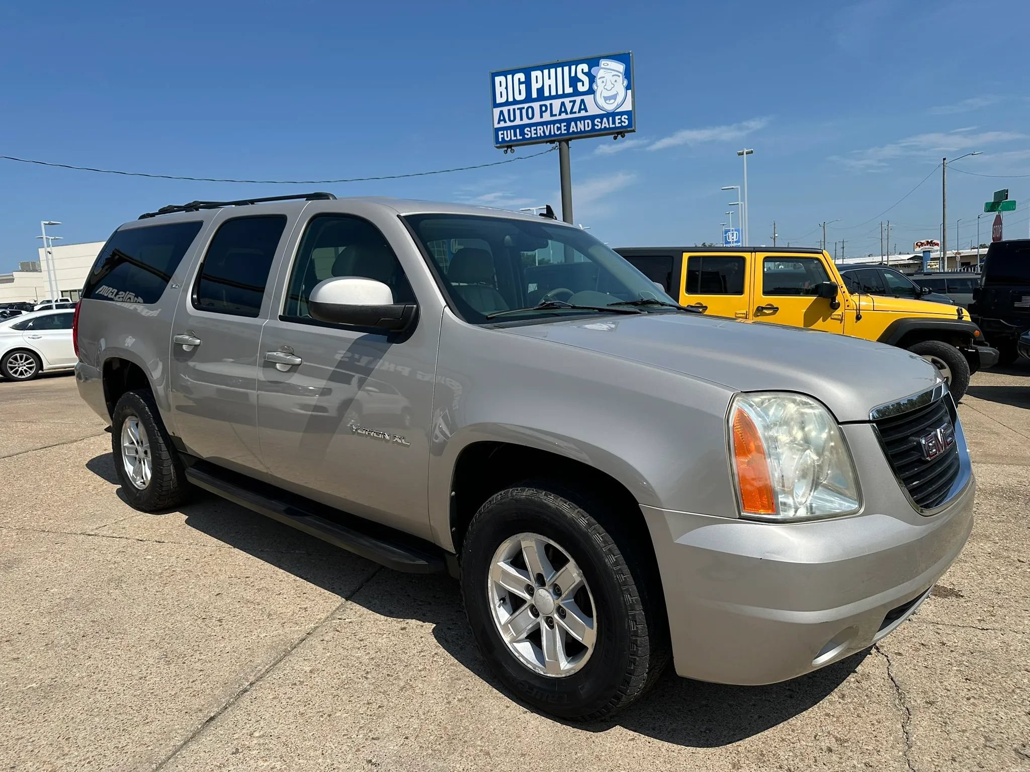 Used 2009 GMC Yukon XL SLT w/ Preferred Package AWD/4WD image 1