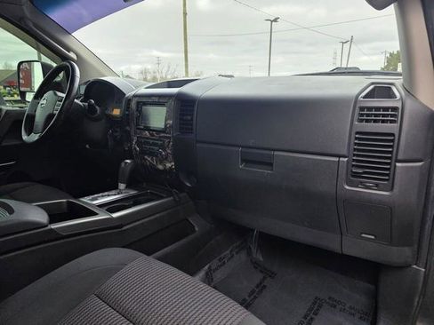 Used 2011 Nissan Titan S image 21