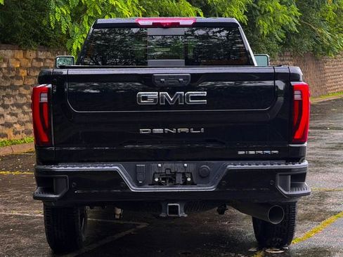 Used 2024 GMC Sierra 2500 Denali Ultimate AWD/4WD image 7