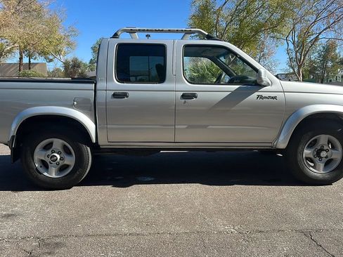 Used 2000 Nissan Frontier XE image 6