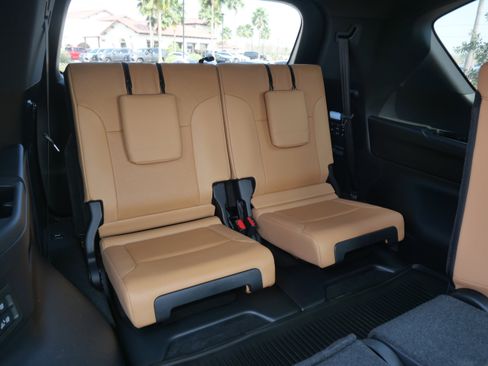 Certified 2024 Lexus LX 600 4WD w/ Luxury Package image 13