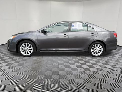 Used 2014 Toyota Camry XLE w/ Leather Package FWD image 4