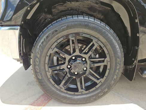 Used 2019 Toyota Tundra SR5 w/ SR5 Upgrade Package RWD image 32