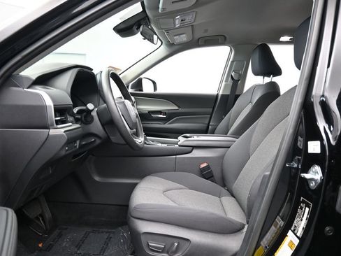 Used 2025 Toyota Grand Highlander FWD image 11