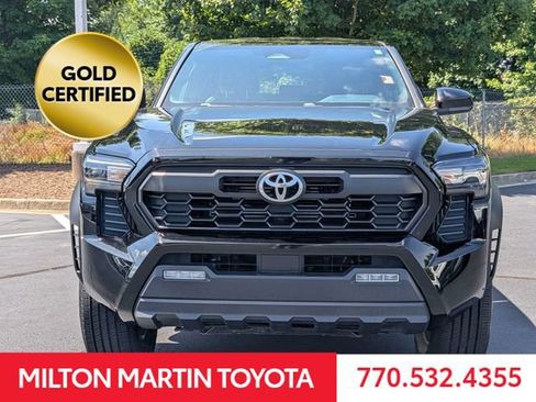 Certified 2024 Toyota Tacoma TRD Off-Road AWD/4WD image 11