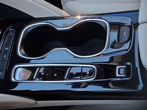 Used 2023 Buick Envision Preferred image 24