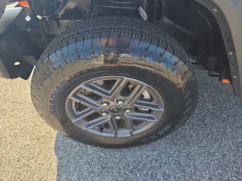 Used 2025 Jeep Wrangler Unlimited Sport AWD/4WD image 11