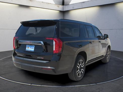 Used 2021 GMC Yukon XL AT4 w/ AT4 Premium Plus Package AWD/4WD image 5