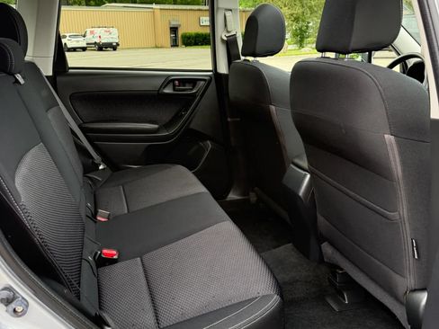 Used 2017 Subaru Forester 2.5i Premium w/ All-Weather Package AWD/4WD image 17