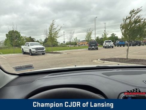 Used 2021 Jeep Cherokee Latitude image 20
