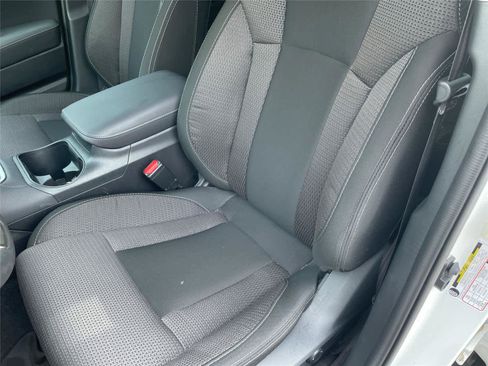Used 2025 Subaru Outback Premium AWD/4WD image 12