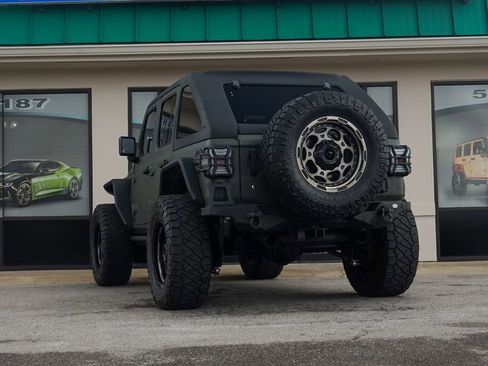 Used 2019 Jeep Wrangler Unlimited Rubicon AWD/4WD image 4