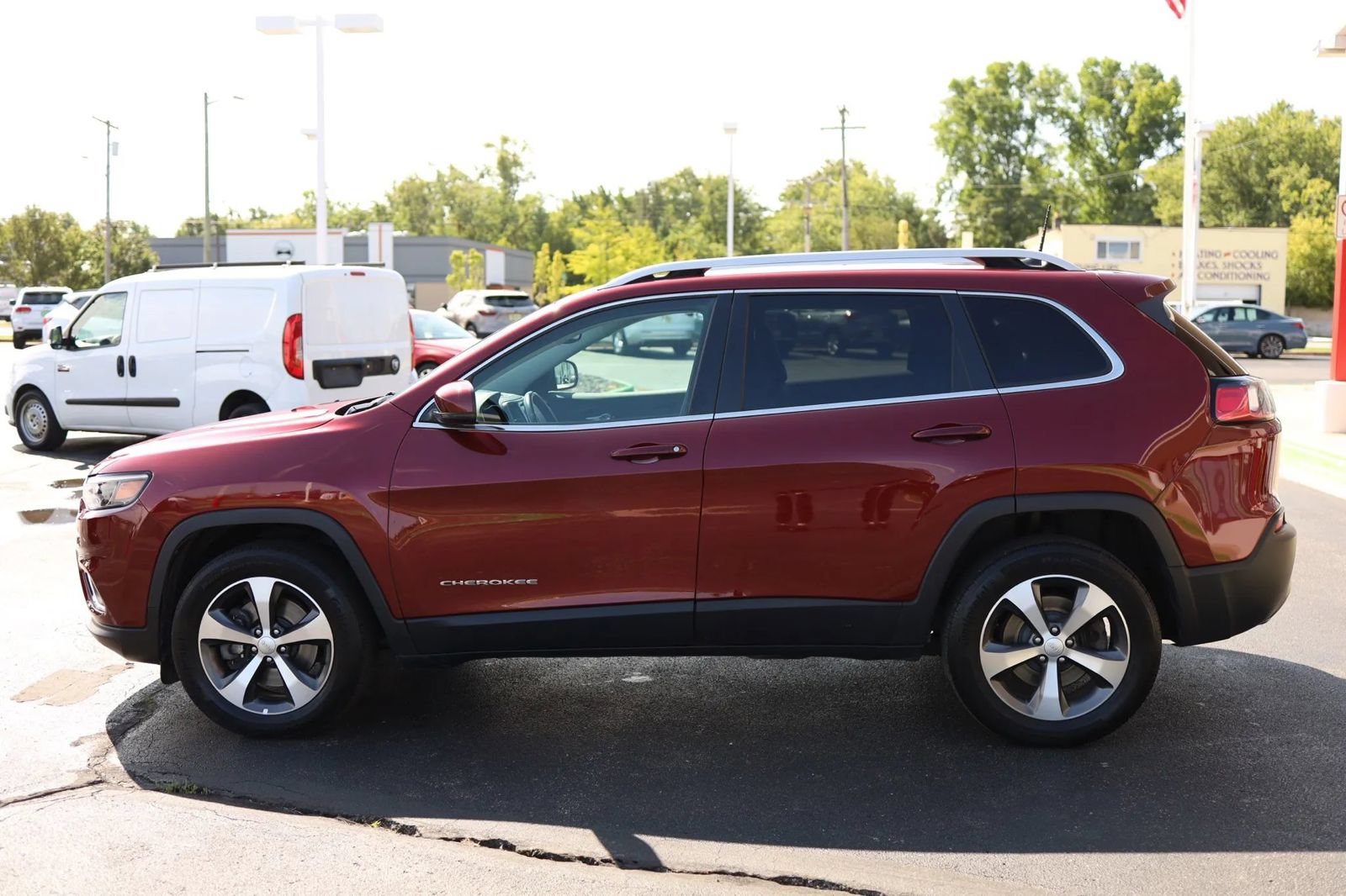 Used 2020 Jeep Cherokee Limited AWD/4WD image 8