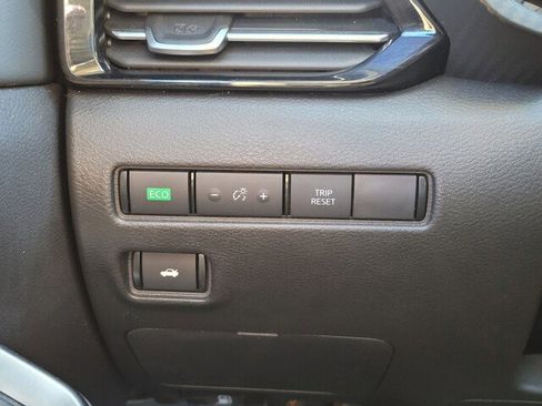 Certified 2022 Nissan Sentra SR w/ Midnight Edition image 20