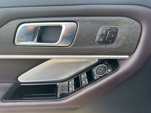 Used 2025 Ford Explorer Platinum image 30
