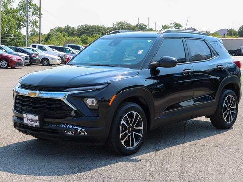 Used 2025 Chevrolet TrailBlazer LT AWD/4WD image 6