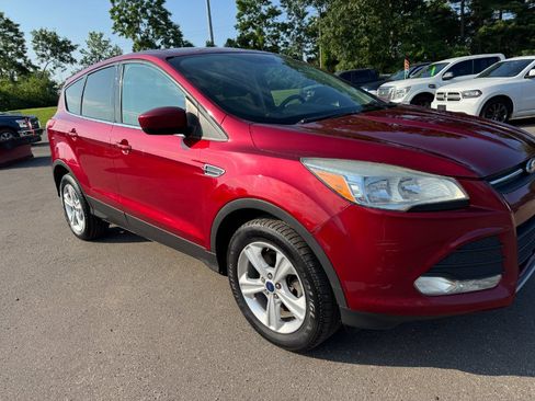 Used 2016 Ford Escape SE w/ SE Cold Weather Package FWD image 12