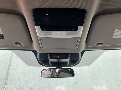 Used 2025 Nissan Rogue SV image 16