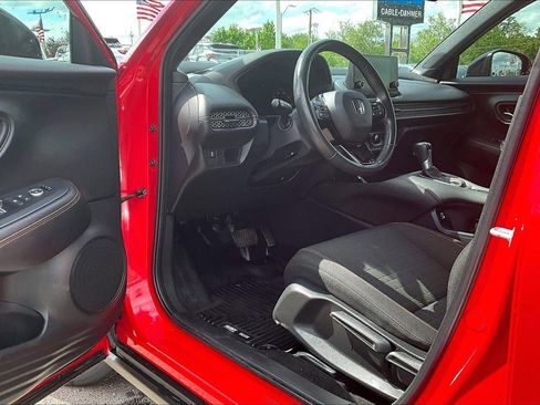 Used 2023 Honda HR-V Sport image 12