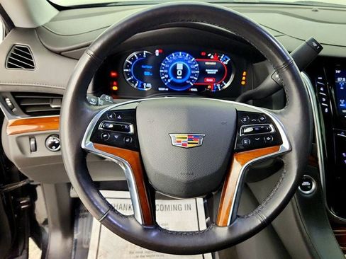 Used 2020 Cadillac Escalade 2WD image 13