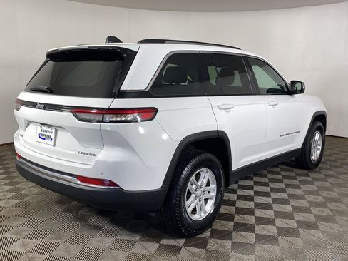 Used 2023 Jeep Grand Cherokee Laredo w/ Luxury Tech Group I AWD/4WD image 29