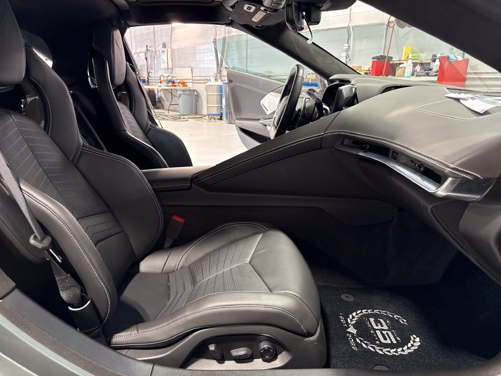 Used 2022 Chevrolet Corvette Stingray Premium Cpe w/ Z51 Performance Package RWD image 33