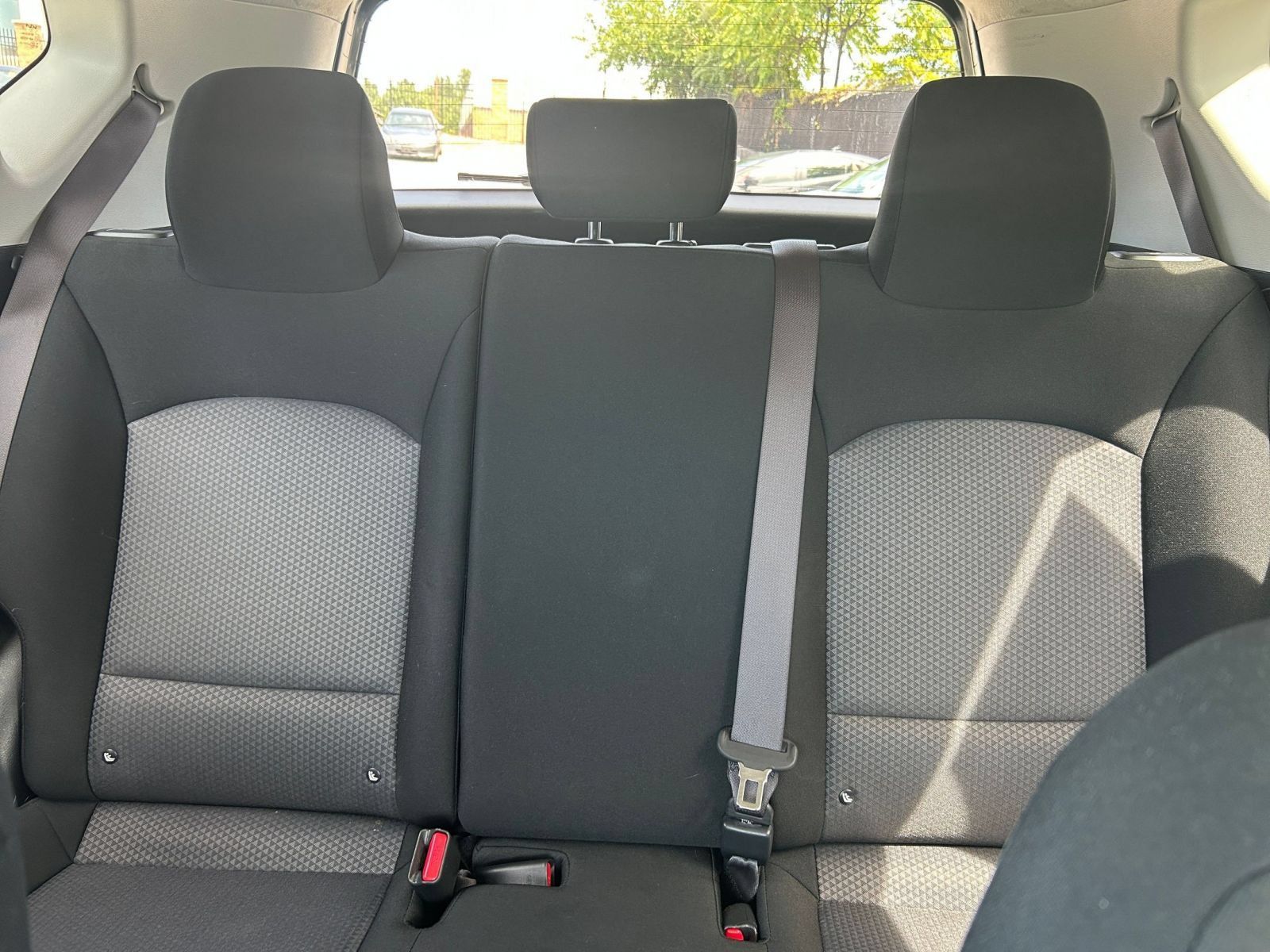 Used 2025 Kia Soul LX w/ LX Technology Package FWD image 32