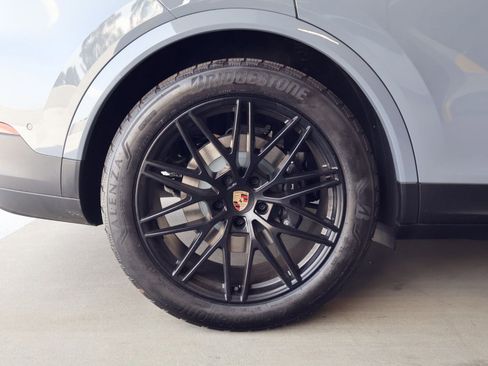 New 2026 Porsche Cayenne Coupe AWD/4WD image 27