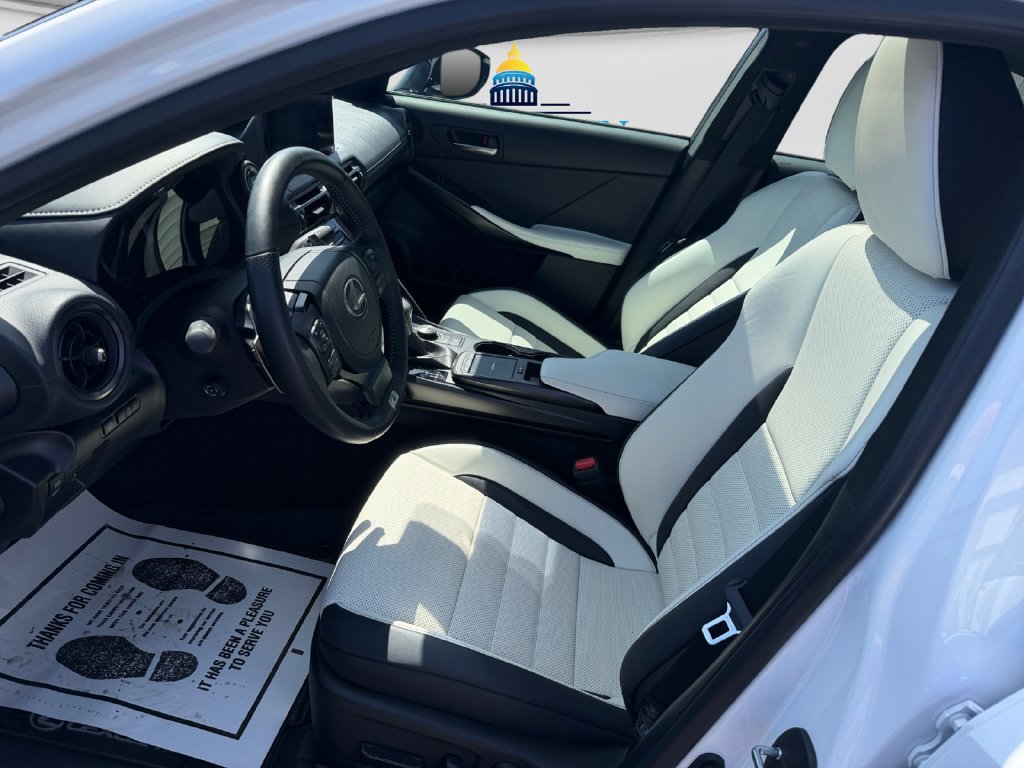 Used 2023 Lexus IS 500 RWD image 27