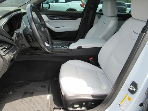 Used 2022 Cadillac CT5 Premium Luxury RWD image 18