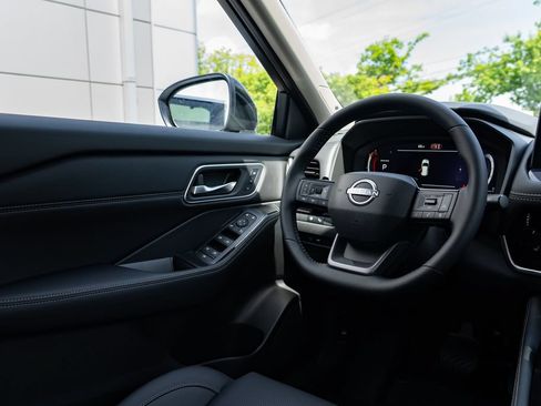 New 2026 Nissan Rogue Platinum w/ Platinum Premium Package AWD/4WD image 12