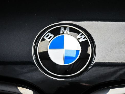 Used 2022 BMW 740i xDrive w/ M Sport Package AWD/4WD image 95