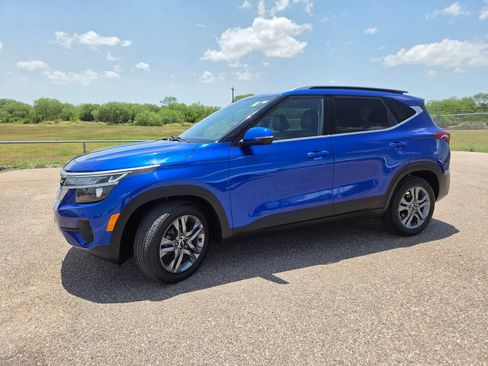 Used 2022 Kia Seltos S FWD image 3