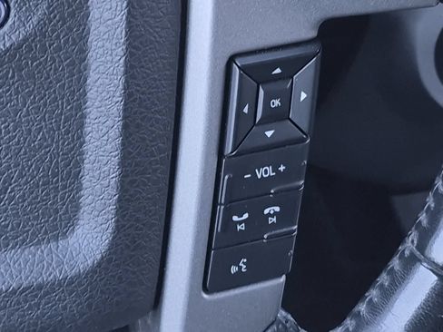 Used 2017 Ford Expedition Limited AWD/4WD image 24