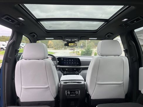 New 2026 Chevrolet Suburban Premier w/ Sun And Tow Package image 37