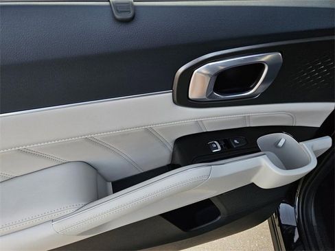 Certified 2023 Kia Sorento SX Prestige image 13