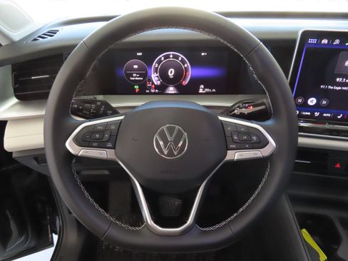 New 2026 Volkswagen Tiguan SE AWD/4WD image 14