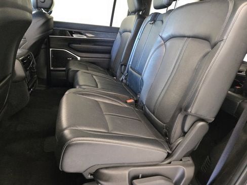 Used 2022 Jeep Wagoneer Series II w/ Premium Group I AWD/4WD image 17