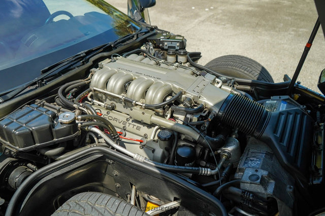 Used 1990 Chevrolet Corvette ZR-1 RWD image 28